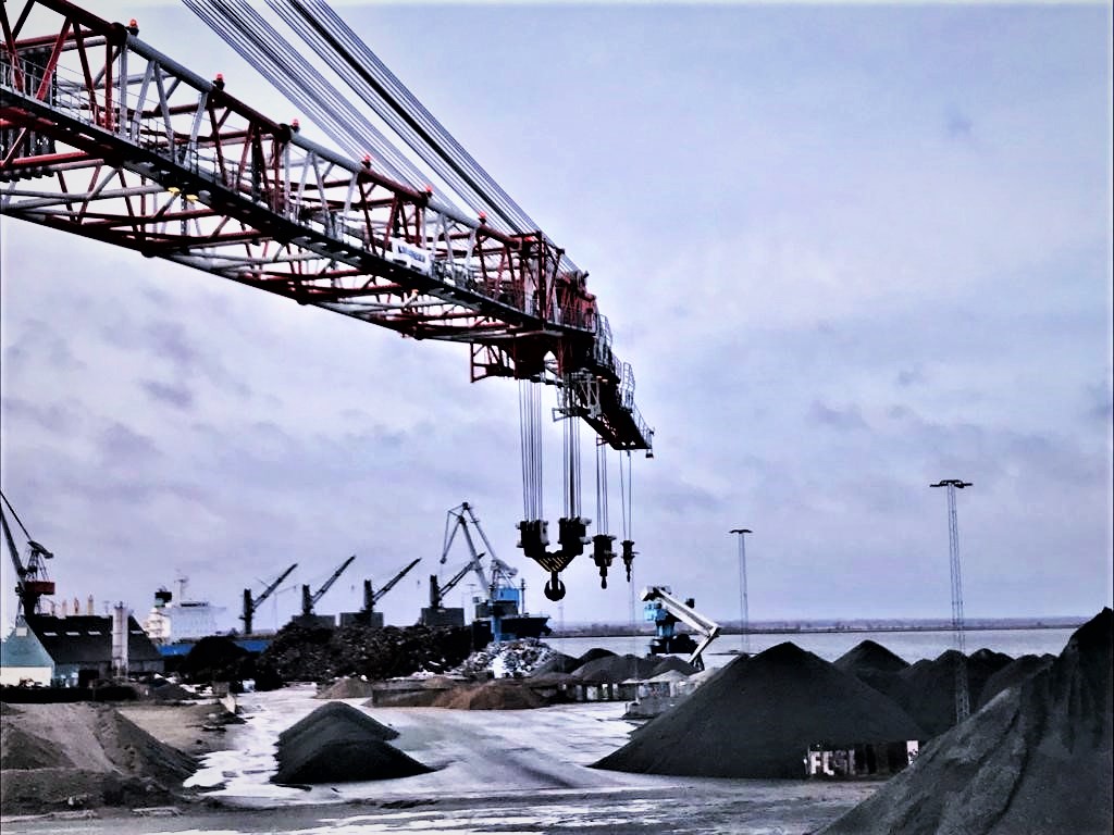 Liebherr BOS 45000-1200 crane